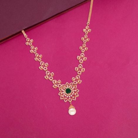 159VG6077 | 18Kt Glistening Floral Diamond Necklace 159VG6077
