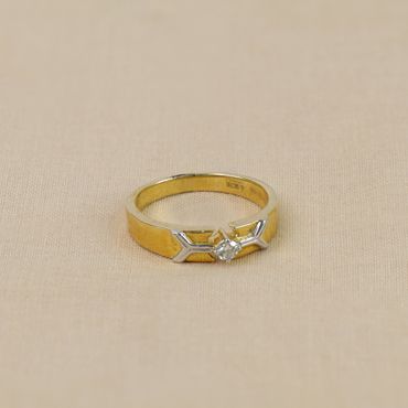 148VU4813 | 18Kt Stylish Solitaire Diamond Ring For Men 148VU4813