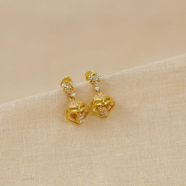 82VJ3611 | 22Kt Pretty Gold Jhumka Earrings 82VJ3611