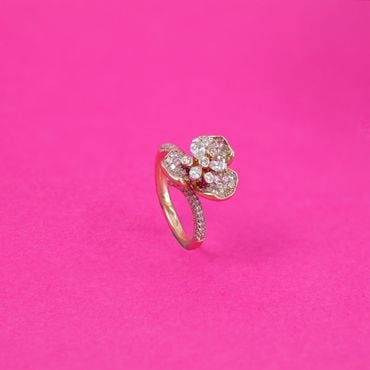 148VU3640 | 18Kt Triple Floral Cluster Diamond Ring For Women 148VU3640
