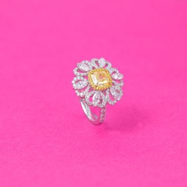 148VU4841 | 18Kt White Gold Floral Heart Diamond Ring 148VU4841