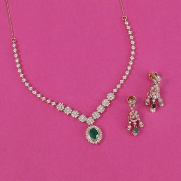 159VG6777-155VI579 | 18Kt Regal Blossom Diamond Necklace Set 159VG6777