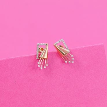 155VI1267 | 18Kt Chic Contemporary Diamond Earrings 155VI1267
