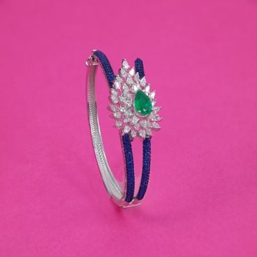 486VA248 | 14Kt Floral Finesse Sapphire Diamond Kada 486VA248