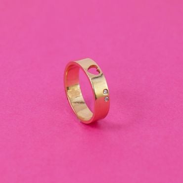 492VA1122 | 18Kt Elegant Heart Diamond Band Ring For Men 492VA1122