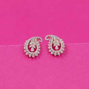 155VI1751 | 18Kt Graceful Paisley Diamond Stud Earrings 155VI1751