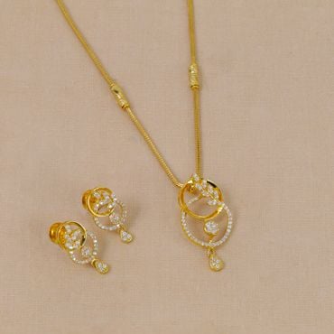 5VH150-82VJ5037 | 22Kt Finery Petal Bloom Gold Chain Necklace Set 5VH150