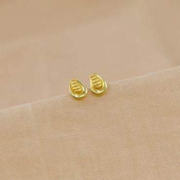 79VG6303 | 22Kt Subtle Gold Stud Earrings 79VG6303