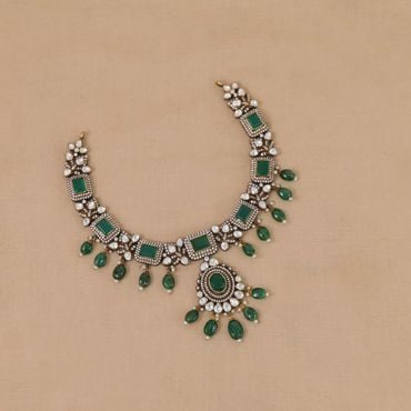110VG8258 | 22Kt Gold Enchanting Victorian Emerald Necklace 110VG8258