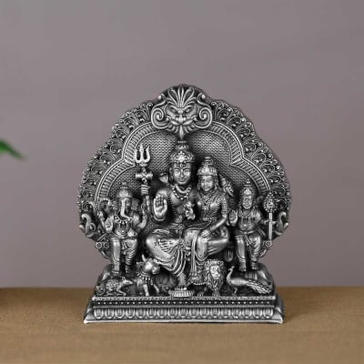 Buy GoldGiftIdeas 999 Silver & 24K Gold Plated Resin Lakshmi Idol for  Poojan Purpose, Laxmi Statue for Prosperity, God Idol for Home Temple, Gift  (10 x 8 CM) Online at Low Prices