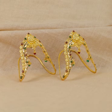 Diamond nelli, diamond vanki ring | Ring jewellery design, Gold bride  jewelry, Gold ring designs