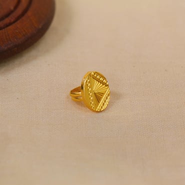 Plain Curve Design Male Gold Ring 02-11 - SPE Gold