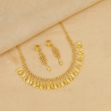 Buy Latest AD Necklace Set and Traditional Necklace Set Online at Niscka