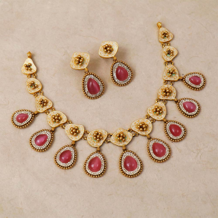22Kt Antique Gold Royal Kundan Necklace Set 129VG336