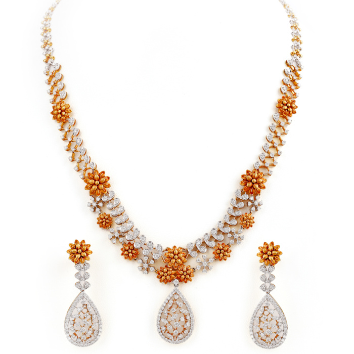 Grand Katai Diamond Necklace Set