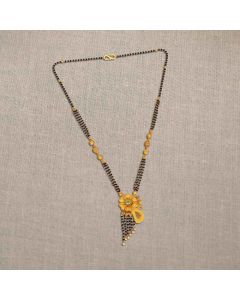 590VA56 | 22Kt Antique Gold Floral Kundan Pendant Short Mangalsutra 590VA56