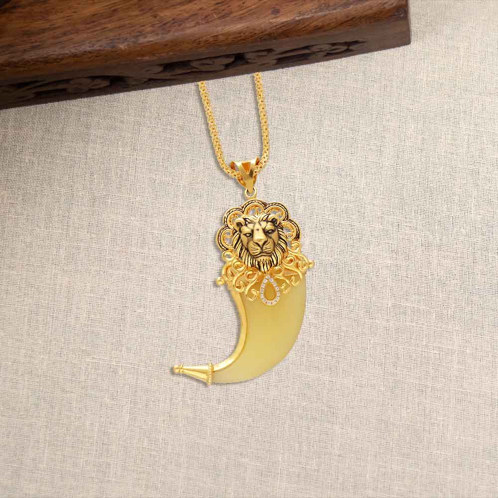 Buy quality 916 gold Lion pattern nail pendant in Ahmedabad