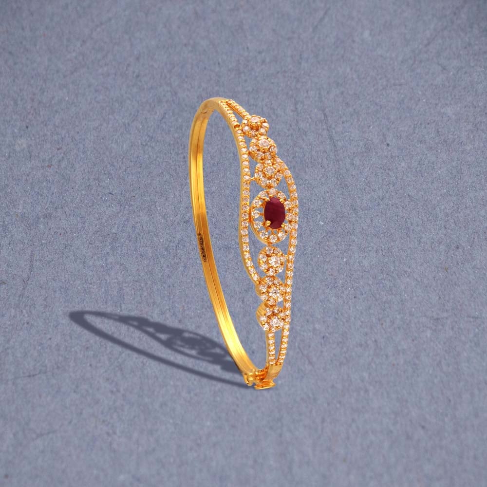 0.75 CTTW Fancy Diamond Double Bar Bracelet in Yellow Gold | New York  Jewelers Chicago