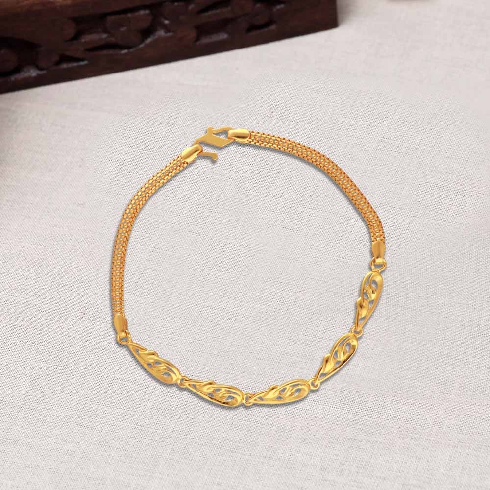 Buy quality Gold Light Weight Gents Bracelet in Ahmedabad
