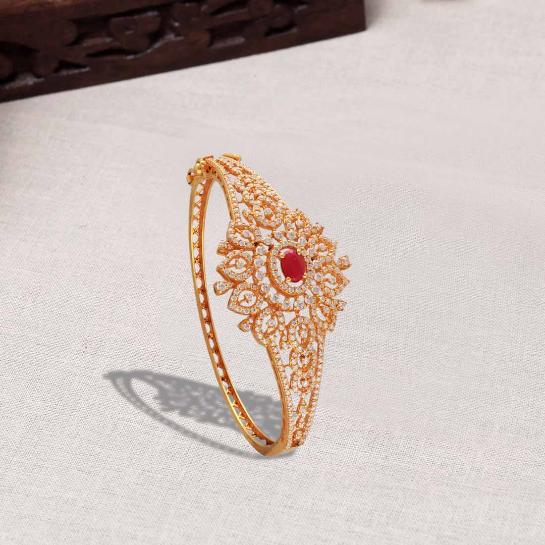 Buy 18kt Gold Ladies Bracelet, Women Diamond Bracelet, Wedding Party Wear  Bracelet Online in India - Etsy