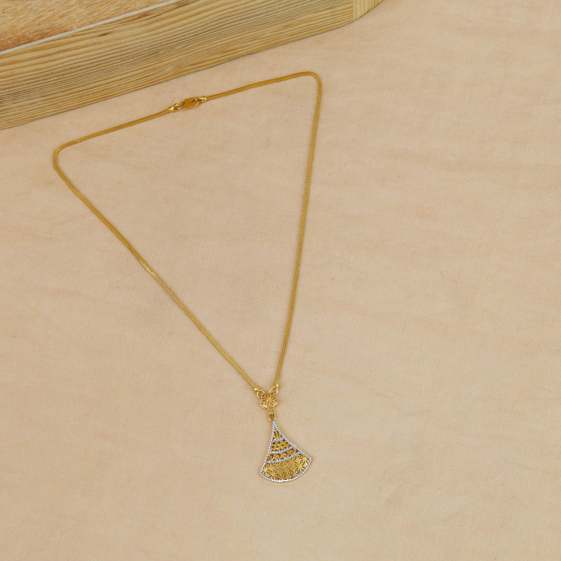 Buy Sensational KPN46 Turkish Semi Circular Green Multi Stone Chain Necklace  Online | Kessa