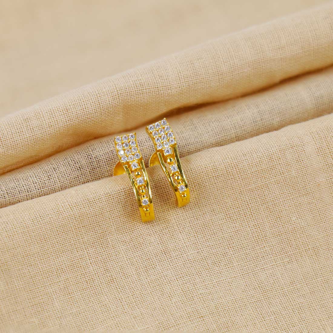 New Design Uniqued J Shaped Stud Earrings With Clear Bling CZ Bar And Micro  Pave For Women Whole Gold Plated Dainty Jewelry From Ivumj, $13.41 |  DHgate.Com