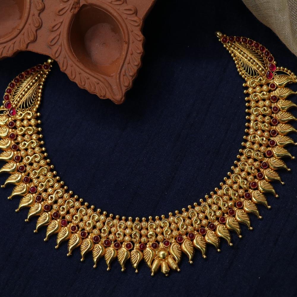 Letter U Pendant Necklace in Gold | Kendra Scott | Necklace, Pendant  necklace, Gold